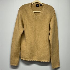 Gap Men's Merino Wool V-Neck Sweater Vintage Thick Knit Minimalist Closet Staple